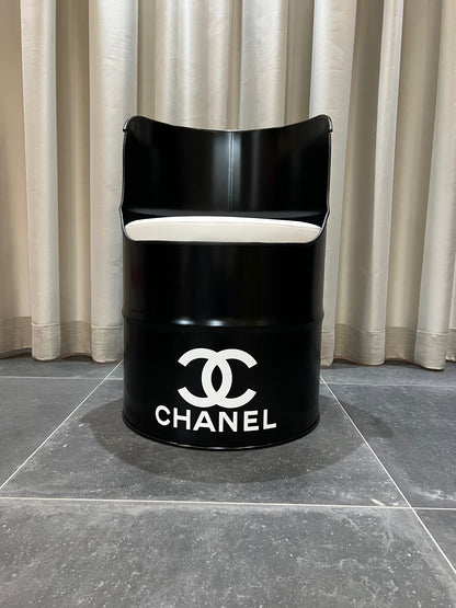 Barrel-chair Chanel-style
